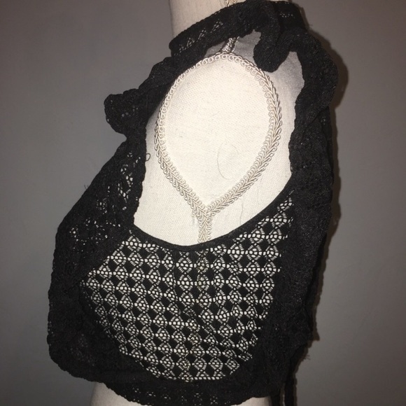 *SOLD* 3 for $30 Forever 21 Geo Crochet Crop Top - Picture 4 of 8